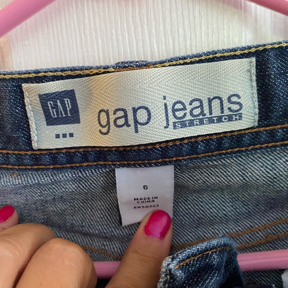 Jean skirt. Gap. Size 6 - Picture 2 of 3